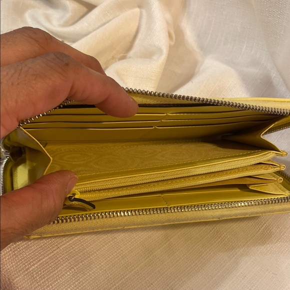 Gucci Marmont Leather Zip Around Wallet Full Inclusion - Picture 11 of 16